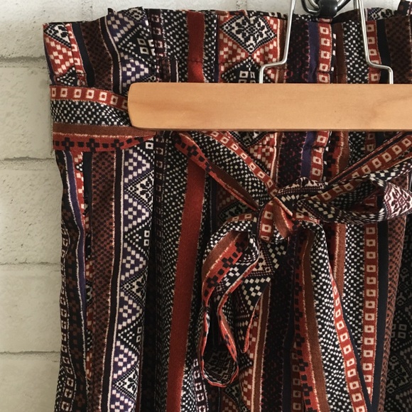 🍃🌺SOLD🌺🍃Aztec Printed Dress Pants🍃 - Picture 3 of 7